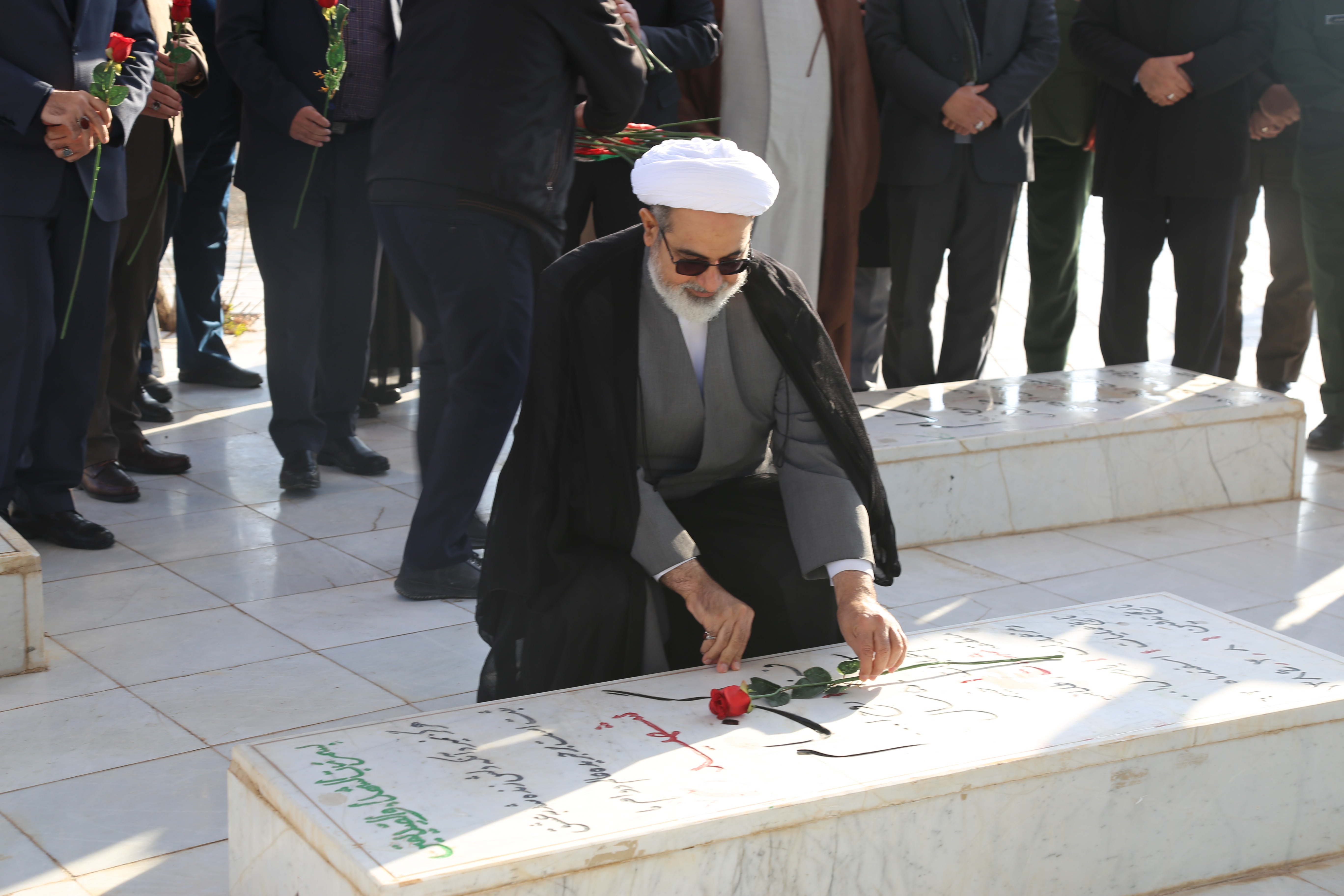 حضور جهادگونه مردم پای صندوقهای رأی توطئه دشمنان را خنثی کرد حضور جهادگونه مردم پای صندوقهای رأی توطئه دشمنان را خنثی کرد