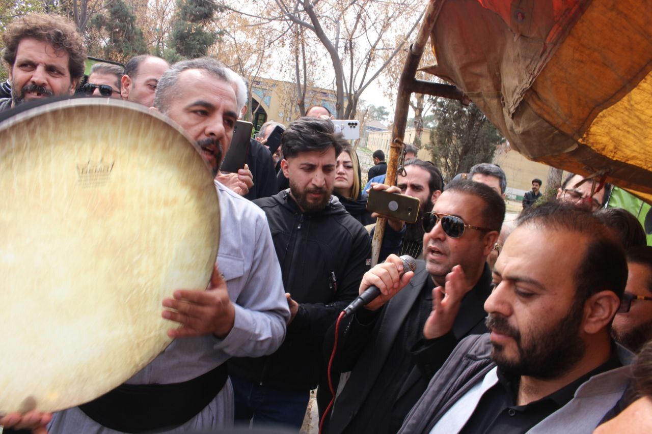 تشییع هنرمند نوای نای نی تا قطعه هنرمندان+ فیلم تشییع هنرمند نوای نای نی تا قطعه هنرمندان+ فیلم