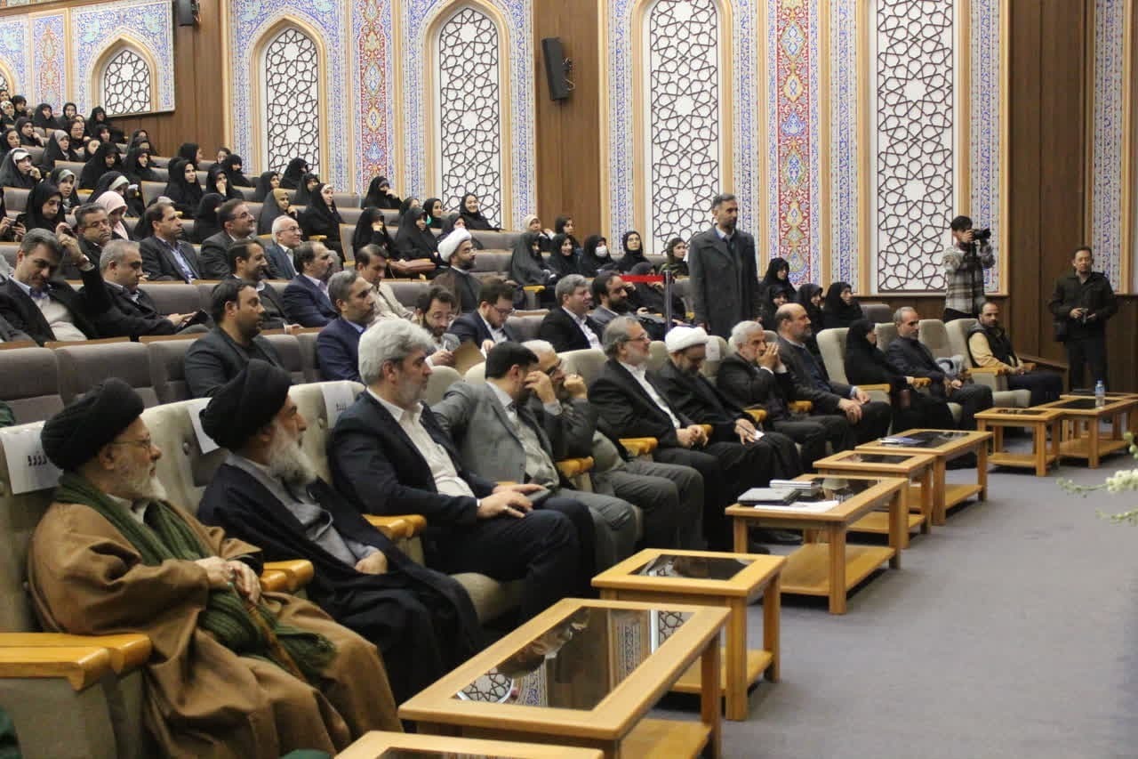 سیری بر سومین جشنواره امامت و مهدویت با بیش از ۵۰ هزار اثر سیری بر سومین جشنواره امامت و مهدویت با بیش از ۵۰ هزار اثر