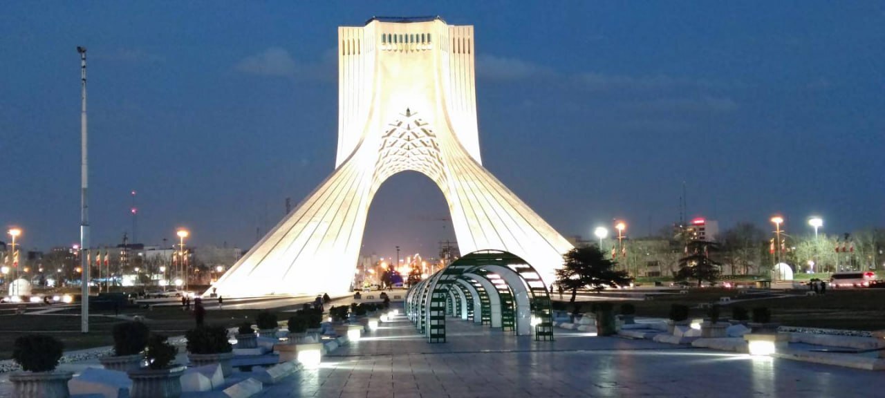 میدان آزادی برای حضور گردشگران نوروزی ۱۴۰۳ آماده میشود+ تصویر میدان آزادی برای حضور گردشگران نوروزی ۱۴۰۳ آماده میشود+ تصویر