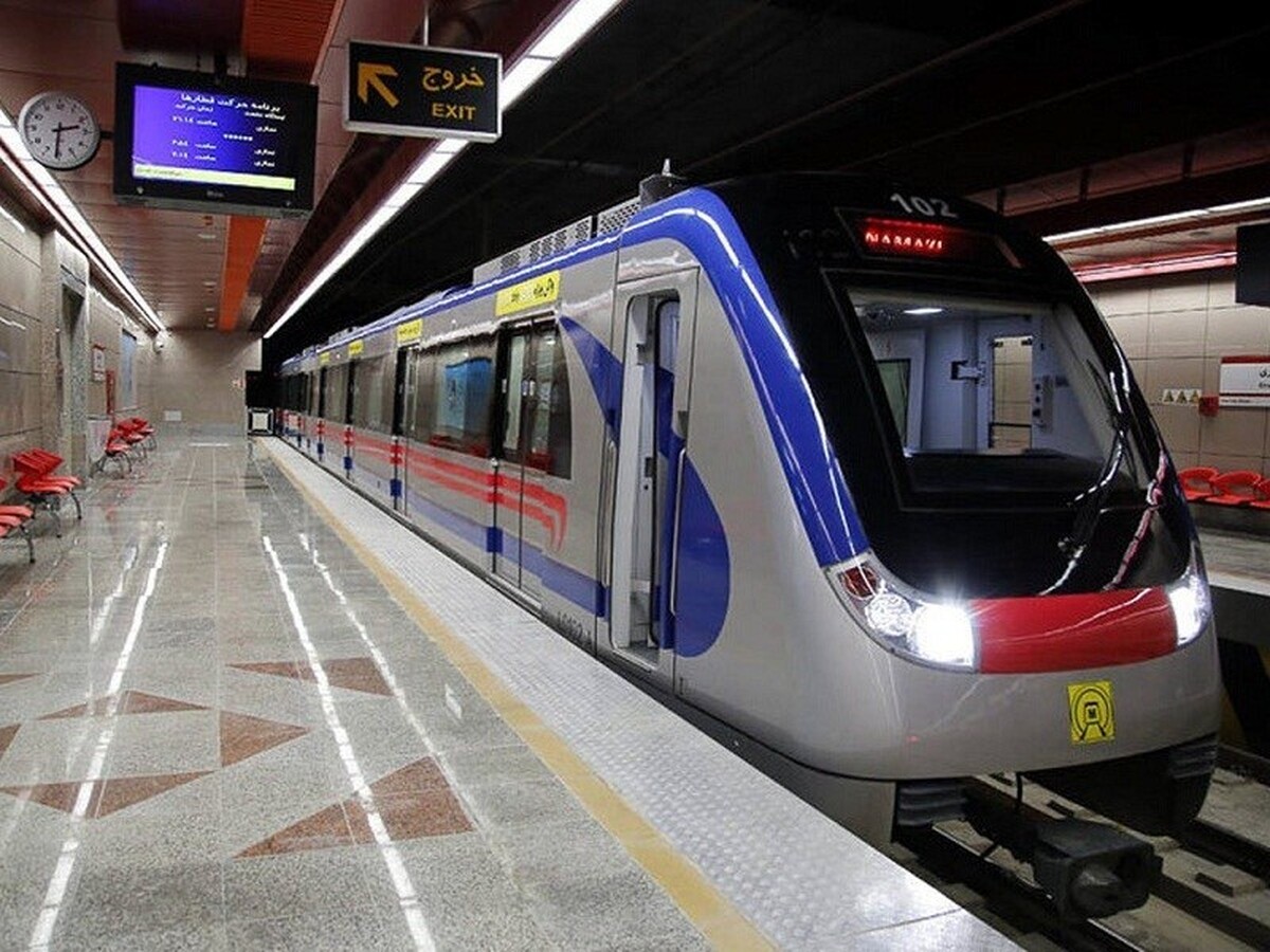 نقص فنی قطار در خط دو مترو تهران  مسافران آسیب ندیدند