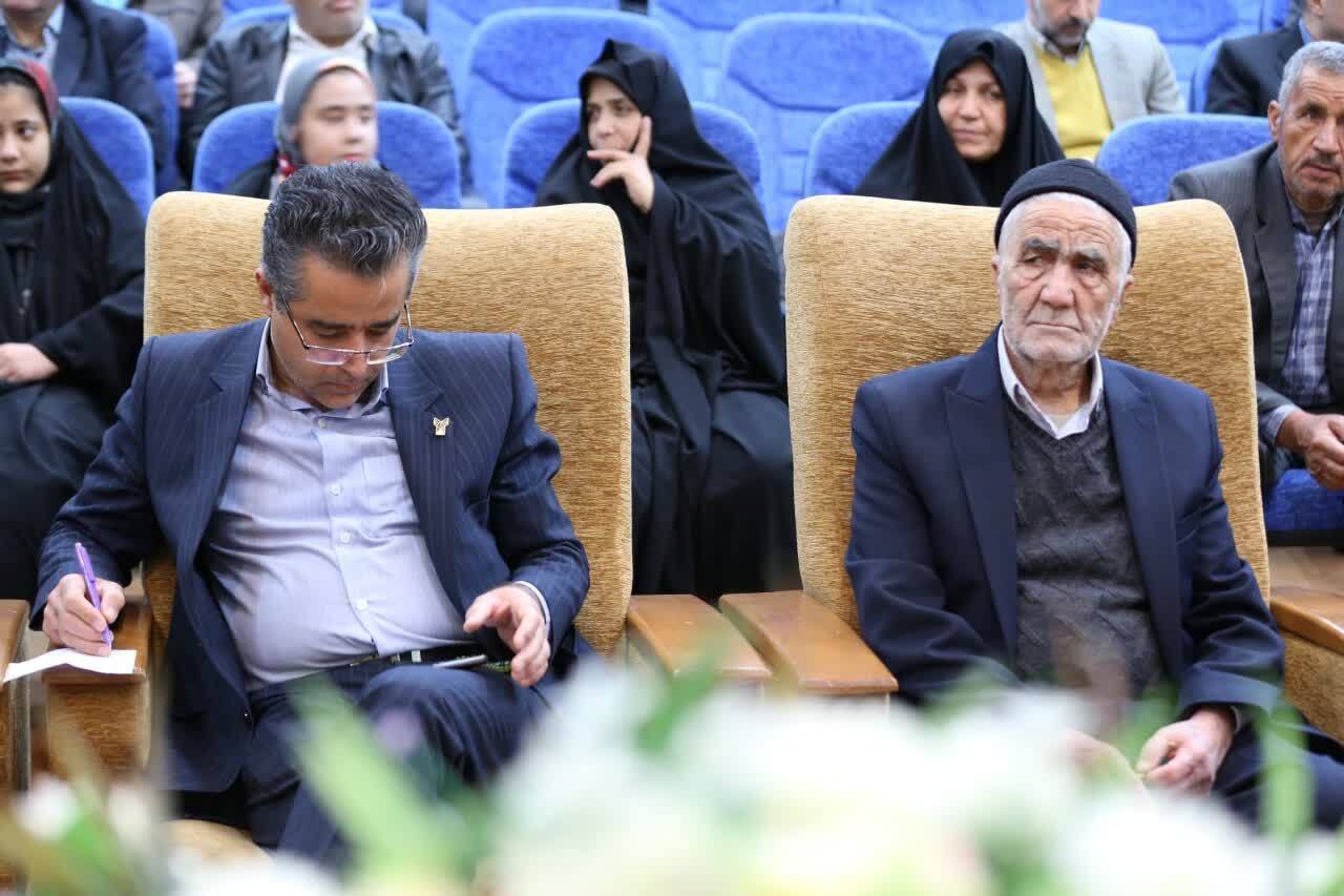 یادواره شهدای دانشجو دانشگاه آزاد اسلامی استان مرکزی در ایستگاه پنجم یادواره شهدای دانشجو دانشگاه آزاد اسلامی استان مرکزی در ایستگاه پنجم