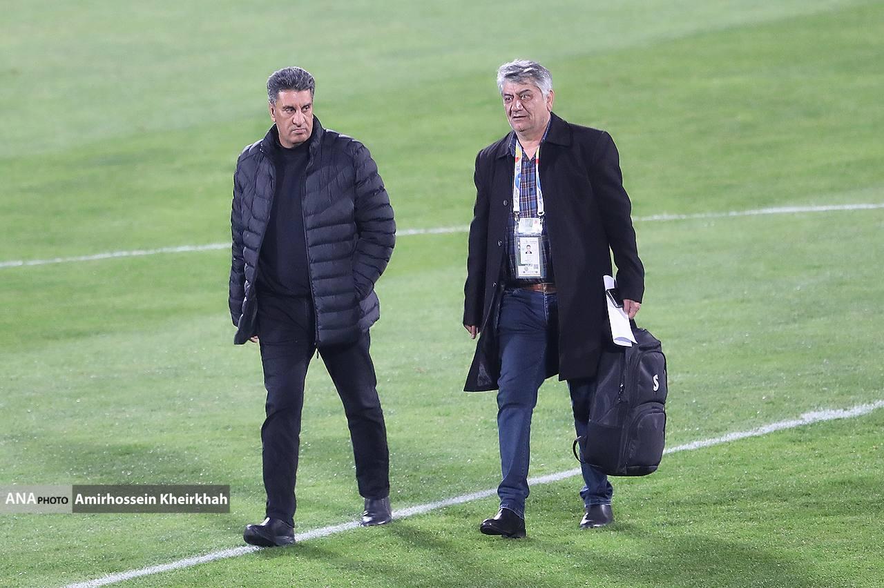 حضور وزیر ورزش و تاج در ورزشگاه/ انفجار یک ترقه دست ساز در سکوها و خوش و بش نکونام و اوسمار حضور وزیر ورزش و تاج در ورزشگاه/ انفجار یک ترقه دست ساز در سکوها و خوش و بش نکونام و اوسمار