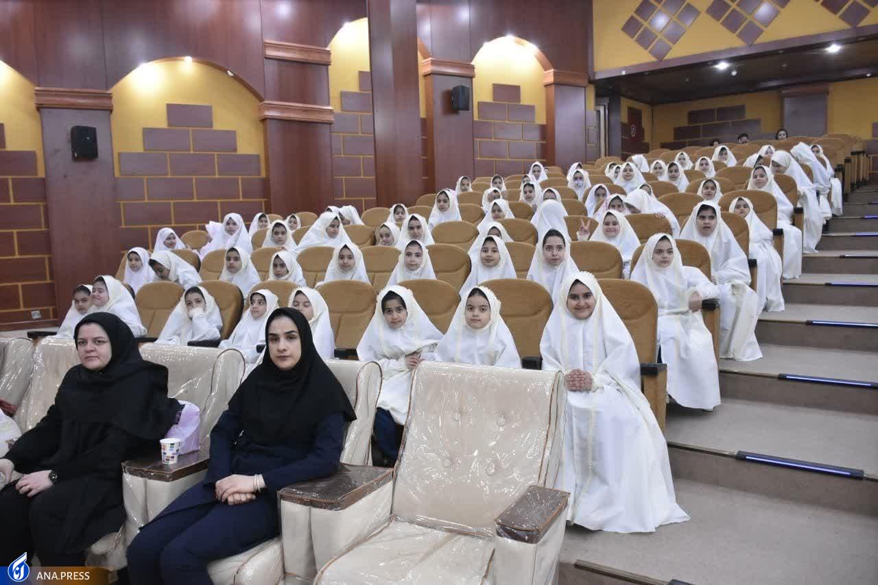 جشن تکلیف باید سرآغازی برای عبودیت و بندگی خداوند متعال باشد