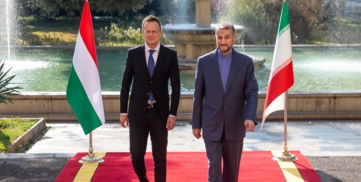 وزیر امورخارجه کشورمان از همتای مجارستانی خود استقبال کرد