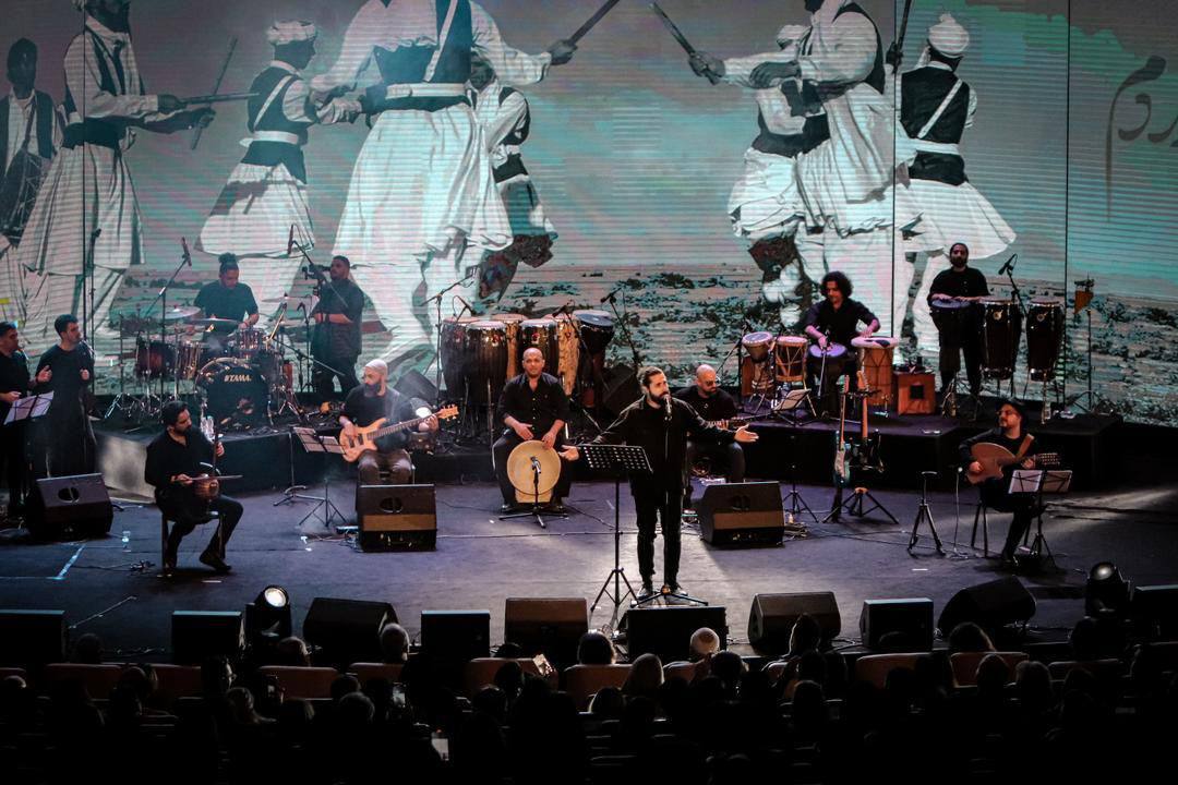 «بمانی» و «عصار» خواندند/ بمانی: به هر کسی راحت نگویید آرتیست! «بمانی» و «عصار» خواندند/ بمانی: به هر کسی راحت نگویید آرتیست!