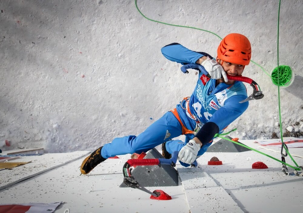 ۲۴ مدال آسیایی و جهانی دارم، اما یک بار تقدیر نشدم/از وزیر ورزش می خواهم صدای یخ نوردان را بشنود ۲۴ مدال آسیایی و جهانی دارم، اما یک بار تقدیر نشدم/از وزیر ورزش می خواهم صدای یخ نوردان را بشنود