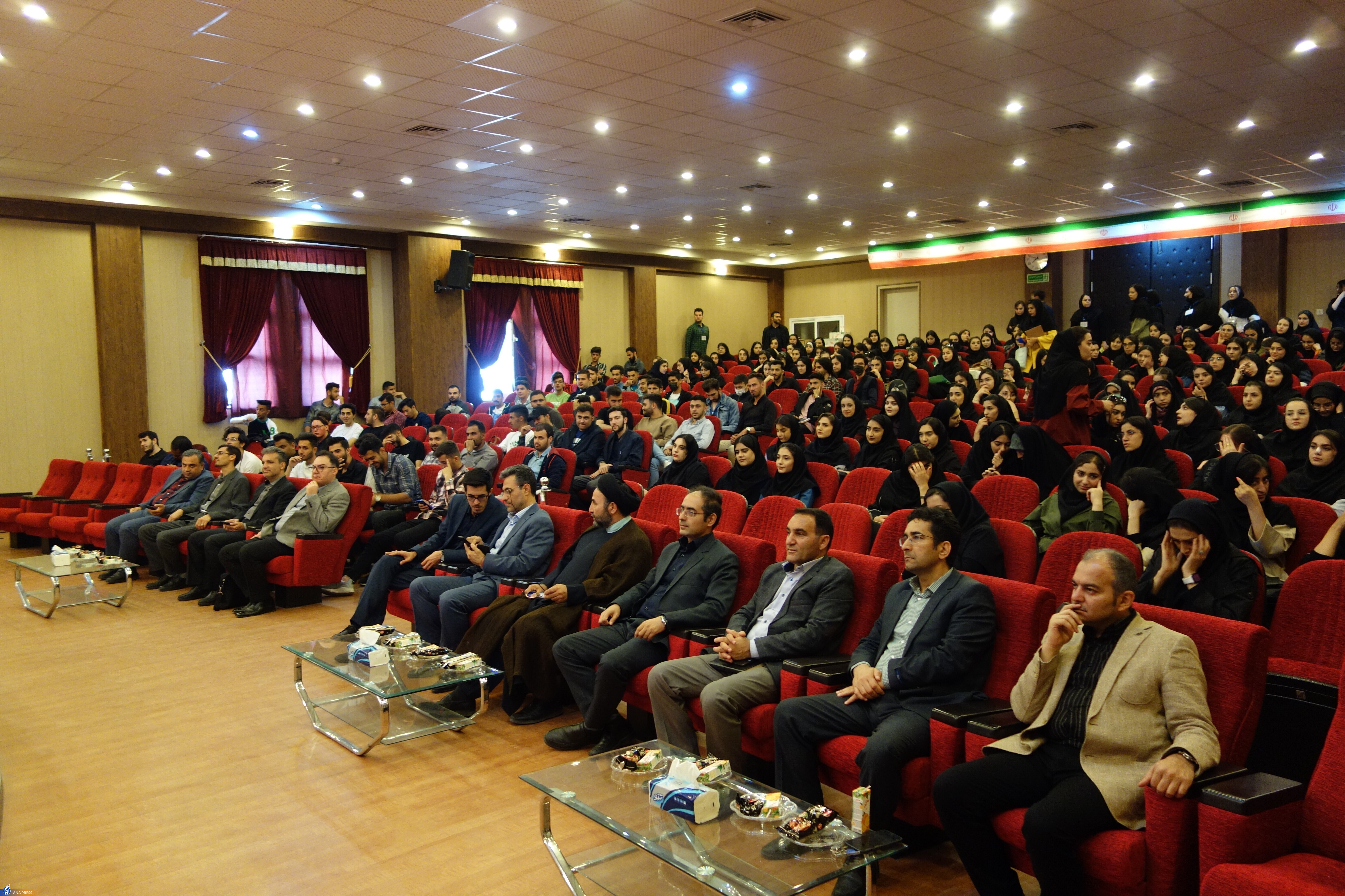 مطالبهگری دانشجویان باید با پیشنهاد همراه باشد مطالبهگری دانشجویان باید با پیشنهاد همراه باشد