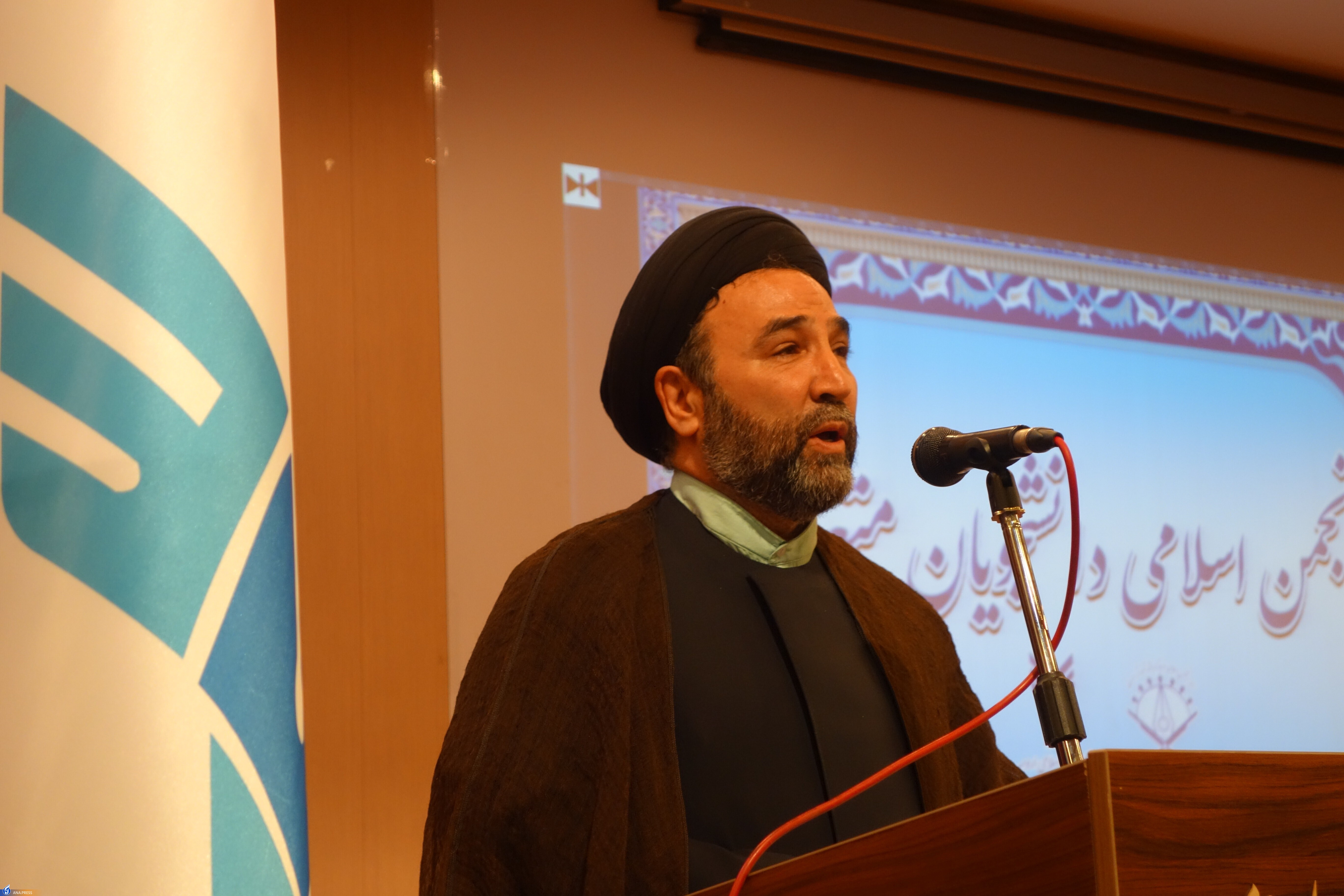 مطالبه‌گری دانشجویان باید با پیشنهاد همراه باشد