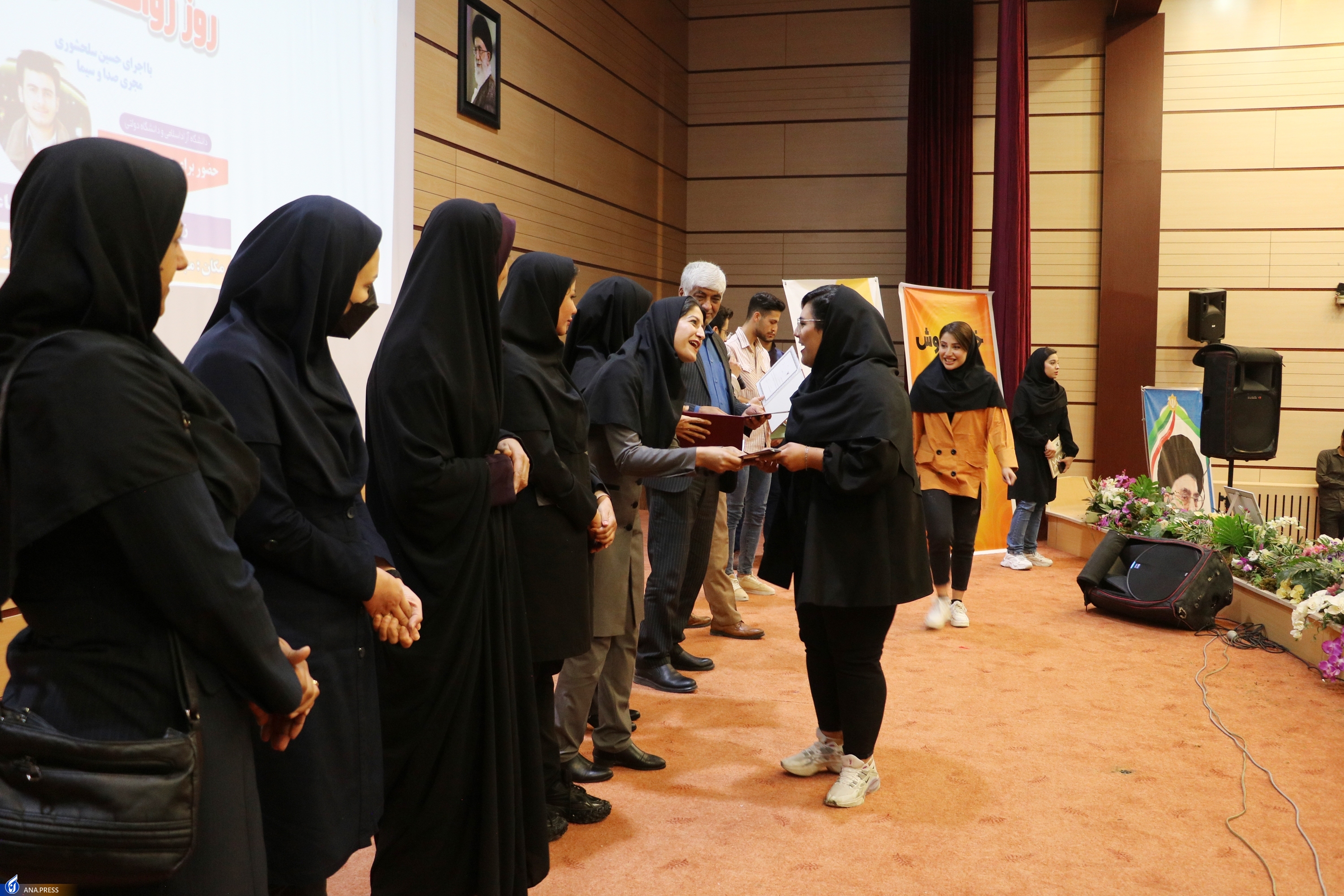 جهاد تبیین سلاح صاحب‌نظران علم روانشناسی است