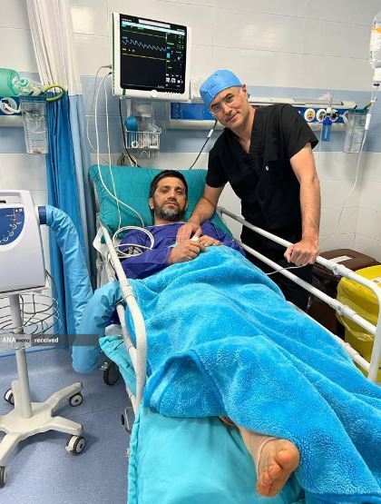 رییس فدراسیون کشتی پای خود را جراحی کرد+ عکس