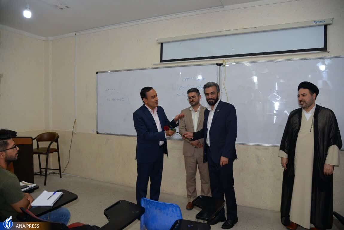 تفکرات اعتقادی، سیاسی و اجتماعی افراد از معلمان نشئت میگیرد تفکرات اعتقادی، سیاسی و اجتماعی افراد از معلمان نشئت میگیرد