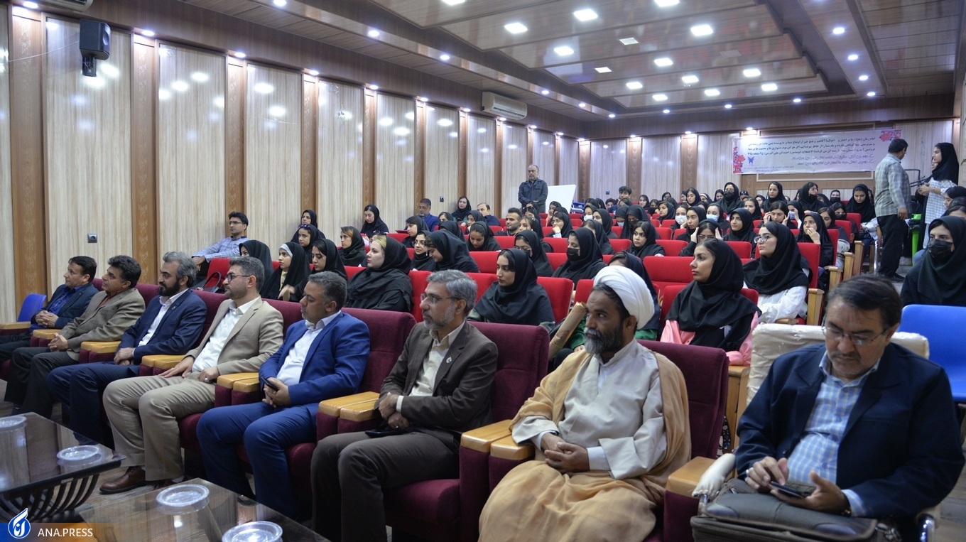 فضای استاد و شاگردی یکی از سازندهترین فضاهای تربیتی است فضای استاد و شاگردی یکی از سازندهترین فضاهای تربیتی است