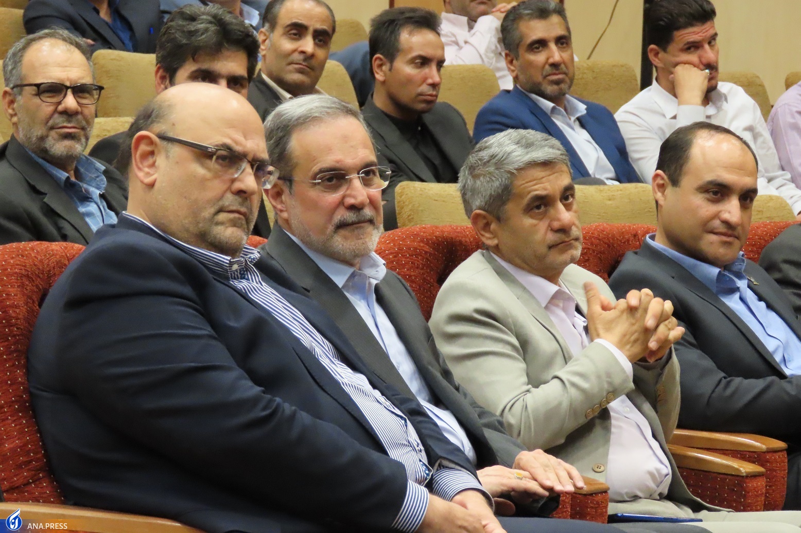 جایگزینی برای اصلی‌ترین عنصر نظام تعلیم و تربیت متصور نیستیم