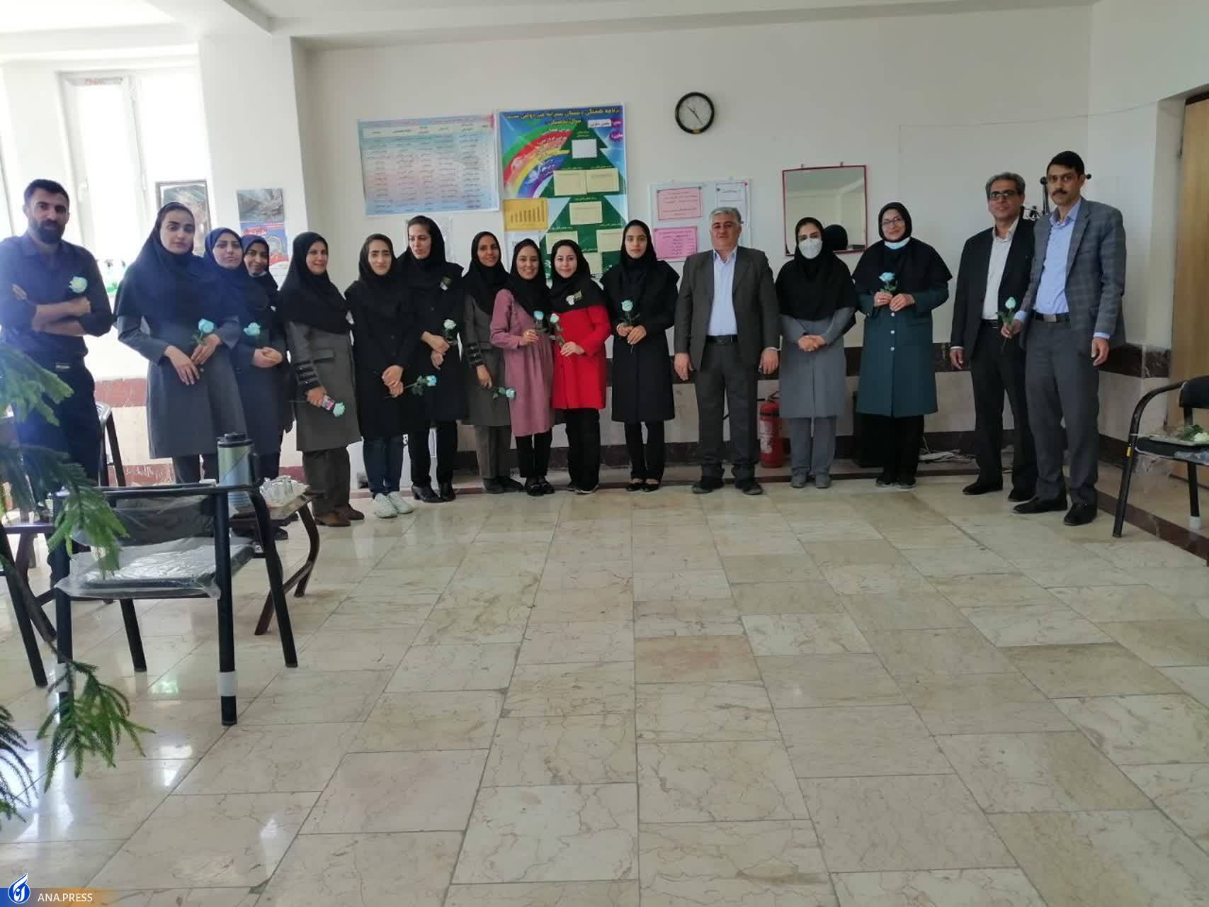 تجلیل از معلمان و استادان در واحدهای دانشگاه آزاد