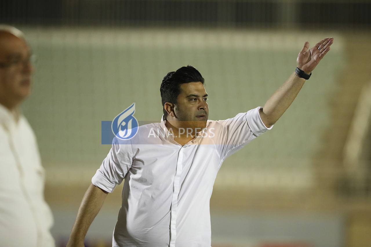 داور دربی با اسکورت از زمین خارج شد+ تصاویر