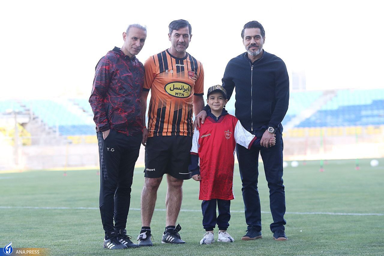 بازگشت 2 مصدوم به تمرین گروهی/ حضور یک کودک سرطانی در جمه سرخپوشان+ عکس بازگشت 2 مصدوم به تمرین گروهی/ حضور یک کودک سرطانی در جمه سرخپوشان+ عکس