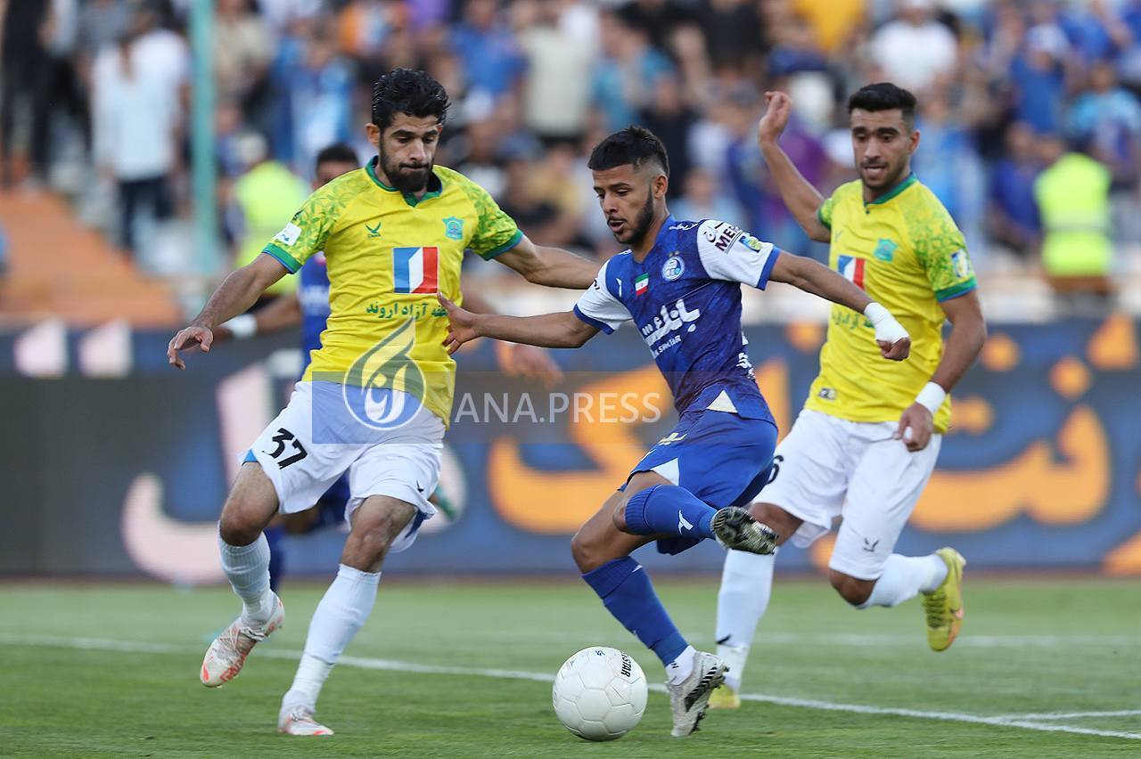 تصاویر خطای مشکوک به پنالتی قائدی مقابل صنعت نفت