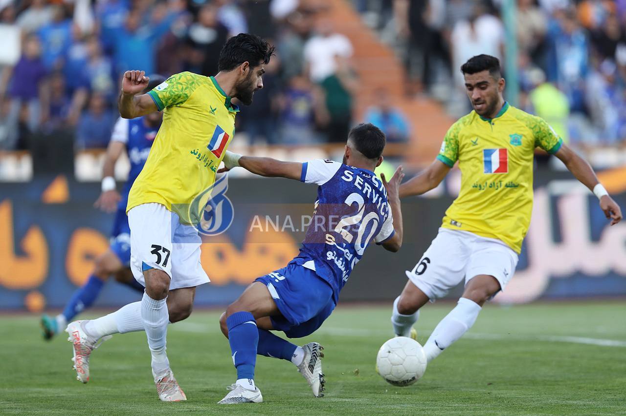 تصاویر خطای مشکوک به پنالتی قائدی مقابل صنعت نفت