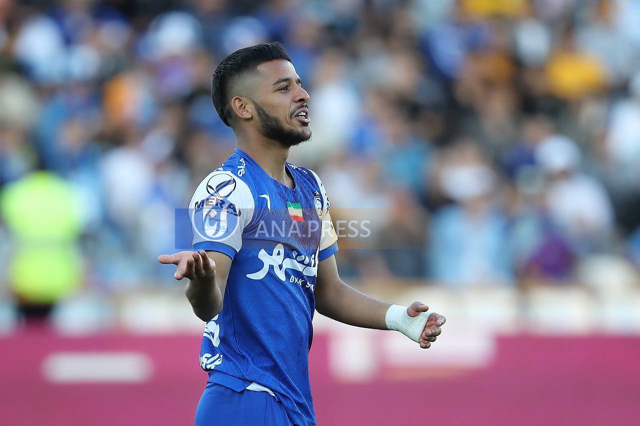 تصاویر خطای مشکوک به پنالتی قائدی مقابل صنعت نفت