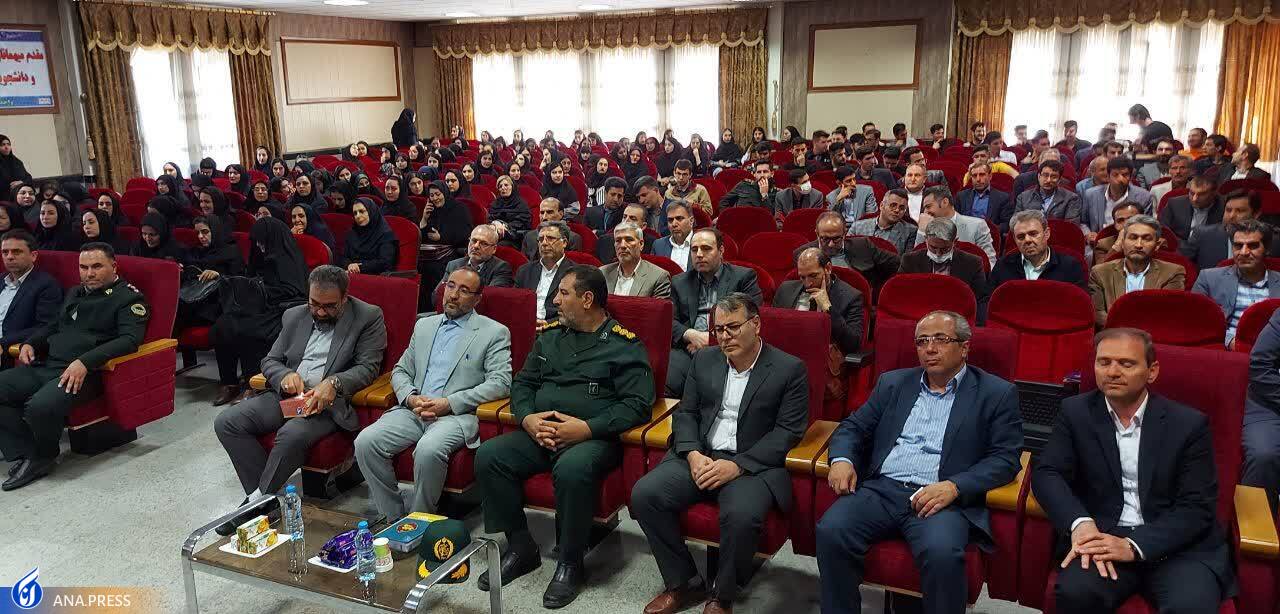 بیان جایگاه معلم نیازمند قدرت واژگانی و جریانسازی بالاست/ جامعه صلاح و رستگاری را از معلمان دارد بیان جایگاه معلم نیازمند قدرت واژگانی و جریانسازی بالاست/ جامعه صلاح و رستگاری را از معلمان دارد