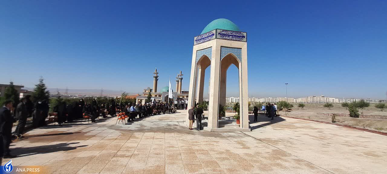 المان مقبره شهدای گمنام شهر در دانشگاه آزاد اسلامی پرند گشایش یافت