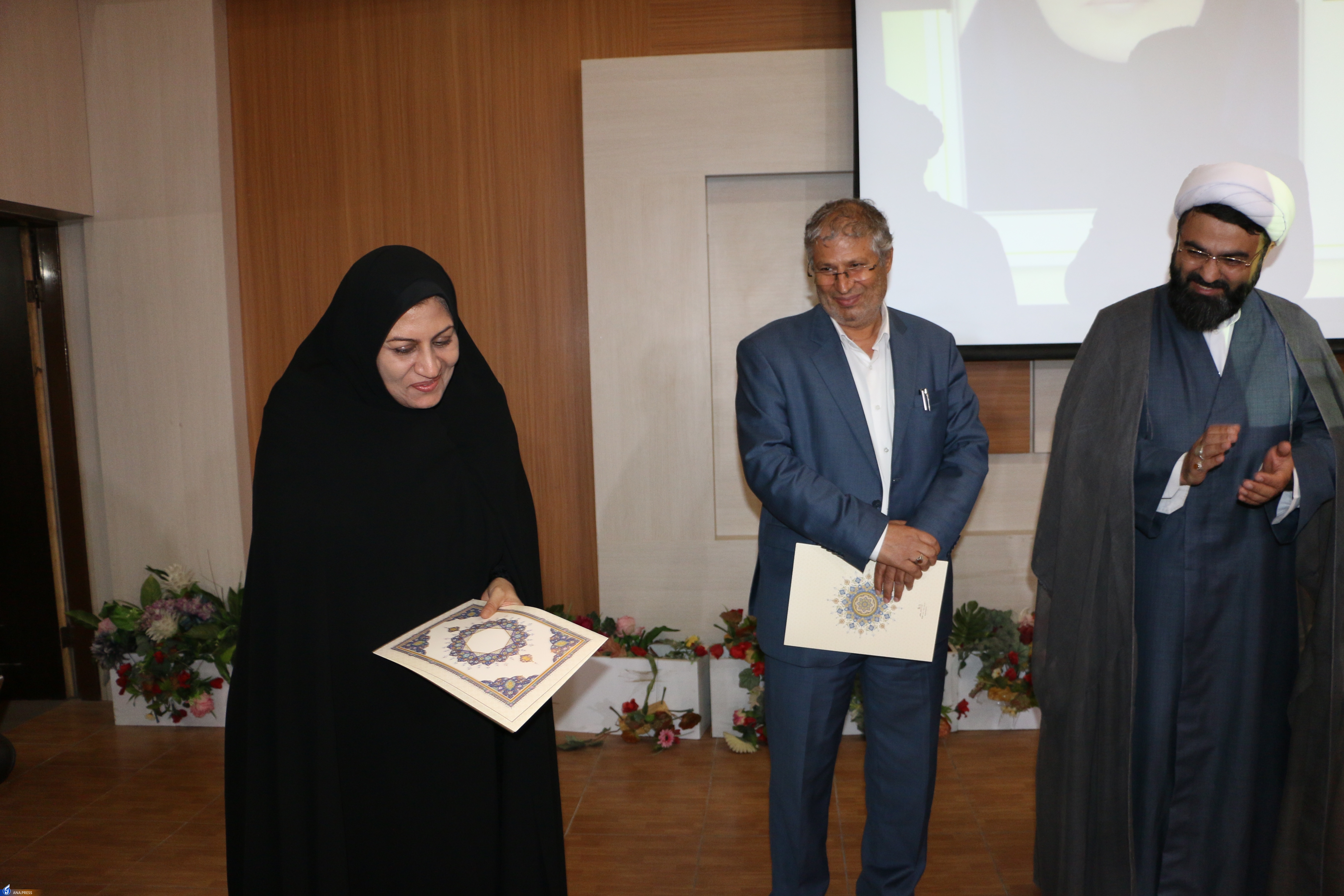 تحقق شعار سال با همکاری دانشگاه و گسترش دانشبنیانها تحقق شعار سال با همکاری دانشگاه و گسترش دانشبنیانها