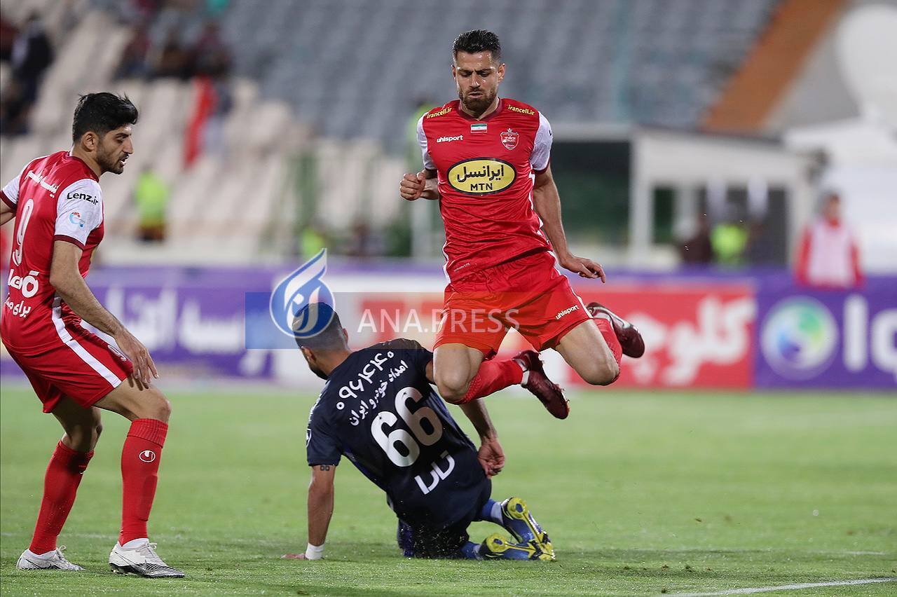 جدال سرخ‌پوشان با پیکانی‌ها+ تصاویر