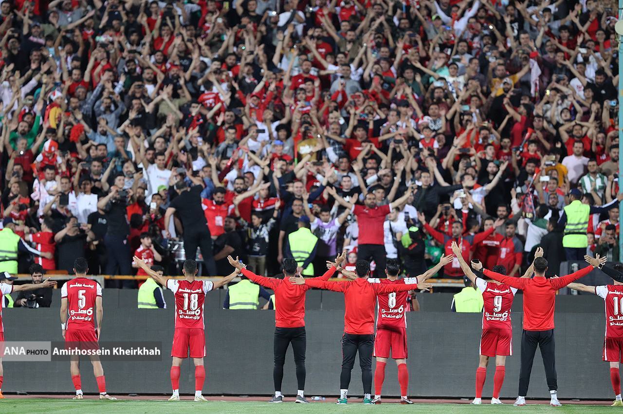 شادی سرخ‌پوشان در ورزشگاه آزادی پس از پیروزی برابر پیکان+ تصاویر