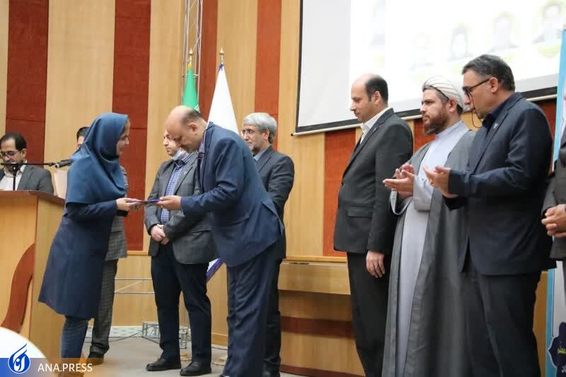 امروز حل مسائل جامعه پر از شبهات دست معلمان و استادان است امروز حل مسائل جامعه پر از شبهات دست معلمان و استادان است