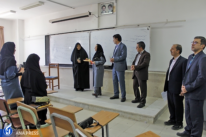 تجلیل از معلمان و استادان در واحدهای دانشگاه آزاد