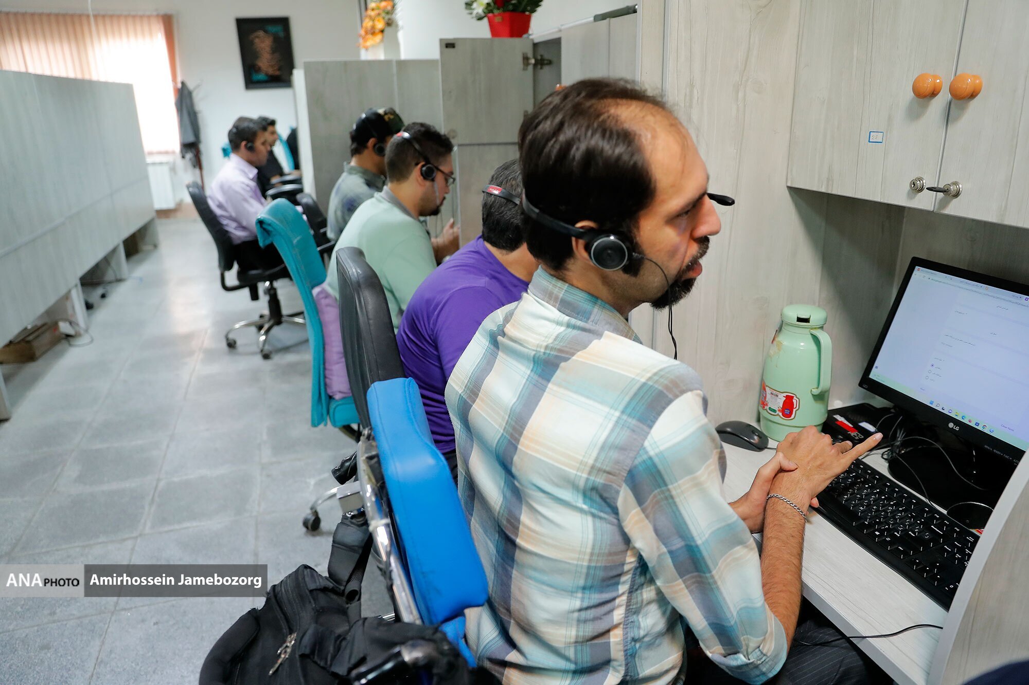 پیلههایی که پروانه شدند پیلههایی که پروانه شدند