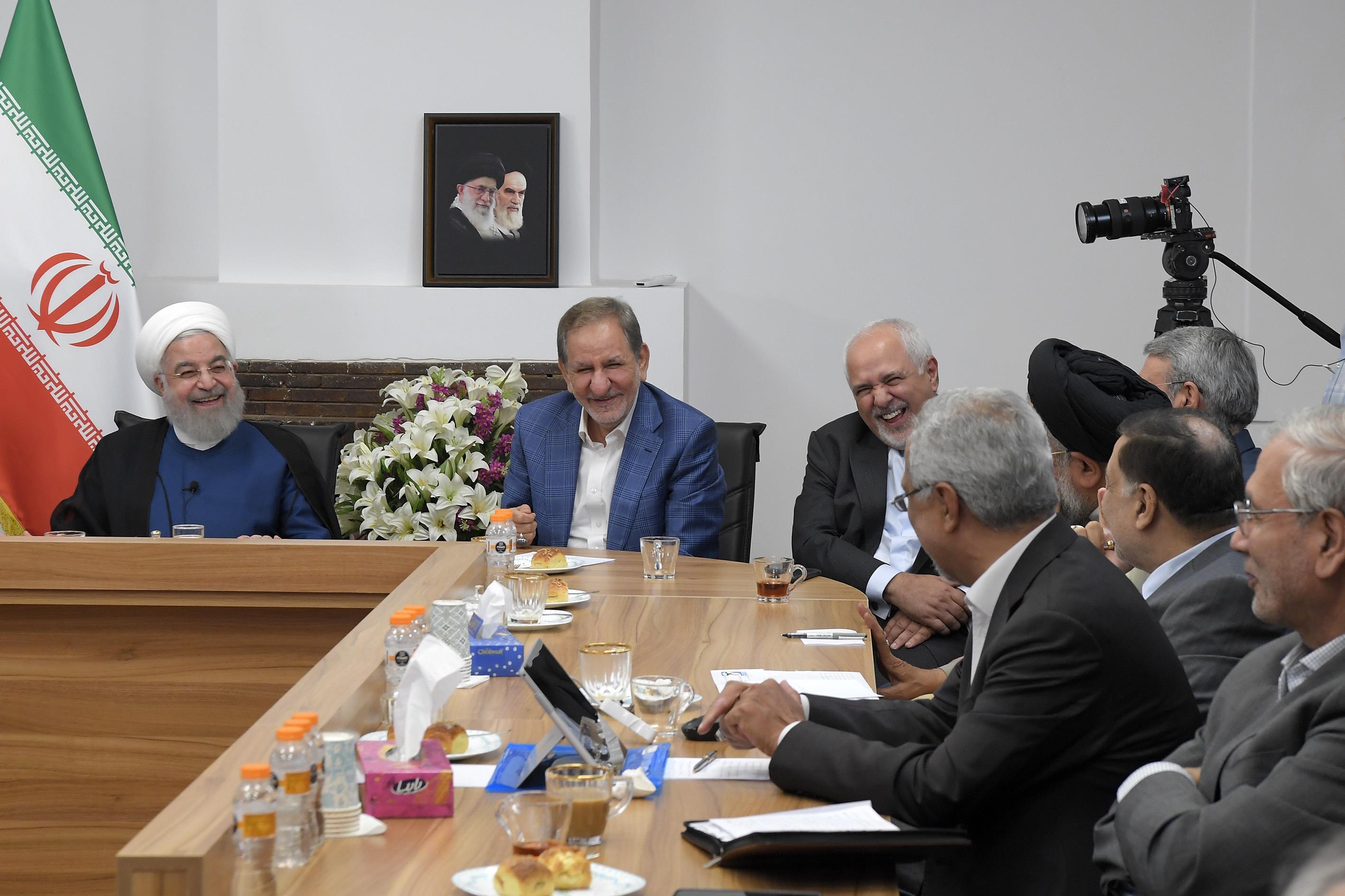 مردم دیگر اقبالی به اعتدالیها و روحانی نشان نمیدهند مردم دیگر اقبالی به اعتدالیها و روحانی نشان نمیدهند