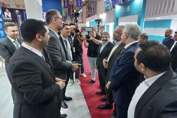 گروه زر، توان حمل ونقل و توزیع ملی خود را در کیش به نمایش می گذارد گروه زر، توان حمل ونقل و توزیع ملی خود را در کیش به نمایش می گذارد