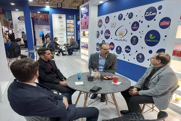 گروه زر، توان حمل ونقل و توزیع ملی خود را در کیش به نمایش می گذارد گروه زر، توان حمل ونقل و توزیع ملی خود را در کیش به نمایش می گذارد