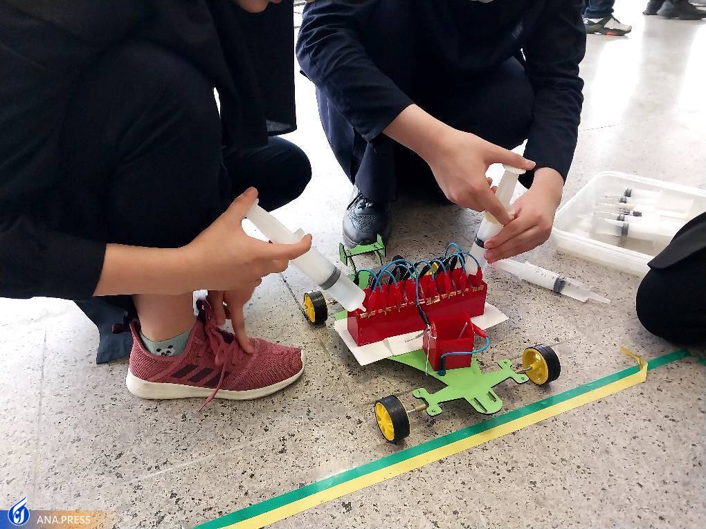 خودرویی که با منبع انرژی باطری الکتریکی جایگزین سوختهای فسیلی شد خودرویی که با منبع انرژی باطری الکتریکی جایگزین سوختهای فسیلی شد