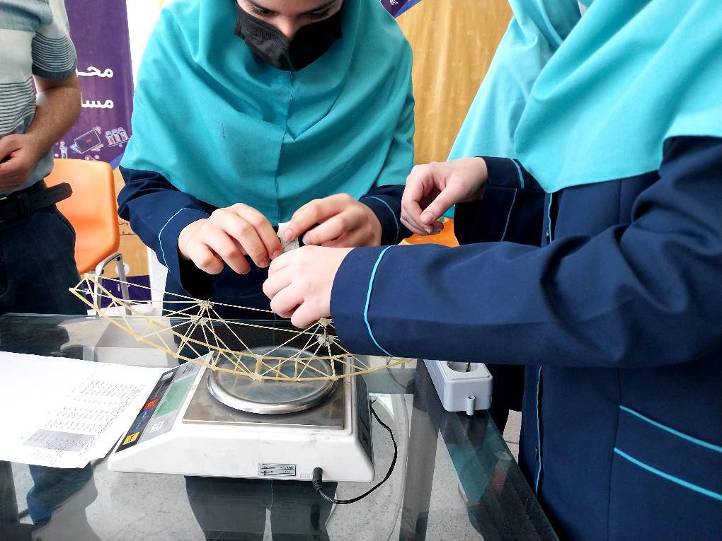 مسابقات سازه ماکارانی برای آشنایی با رشته عمران به کمک داوطلبان میآید مسابقات سازه ماکارانی برای آشنایی با رشته عمران به کمک داوطلبان میآید