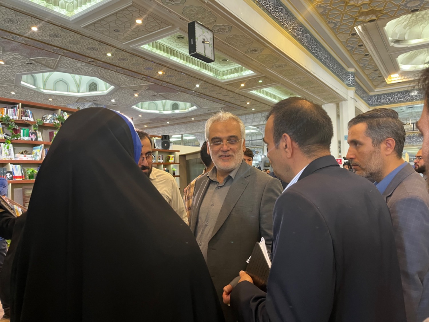 بهار کتاب ۳۴| رییس دانشگاه آزاد اسلامی از نمایشگاه بین المللی کتاب تهران بازدید کرد