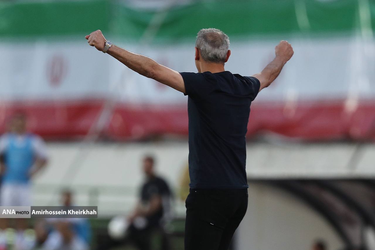 واکنشهای دیدنی گلمحمدی پس از جشنواره گل شاگردانش مقابل گلگهر+ تصاویر واکنشهای دیدنی گلمحمدی پس از جشنواره گل شاگردانش مقابل گلگهر+ تصاویر