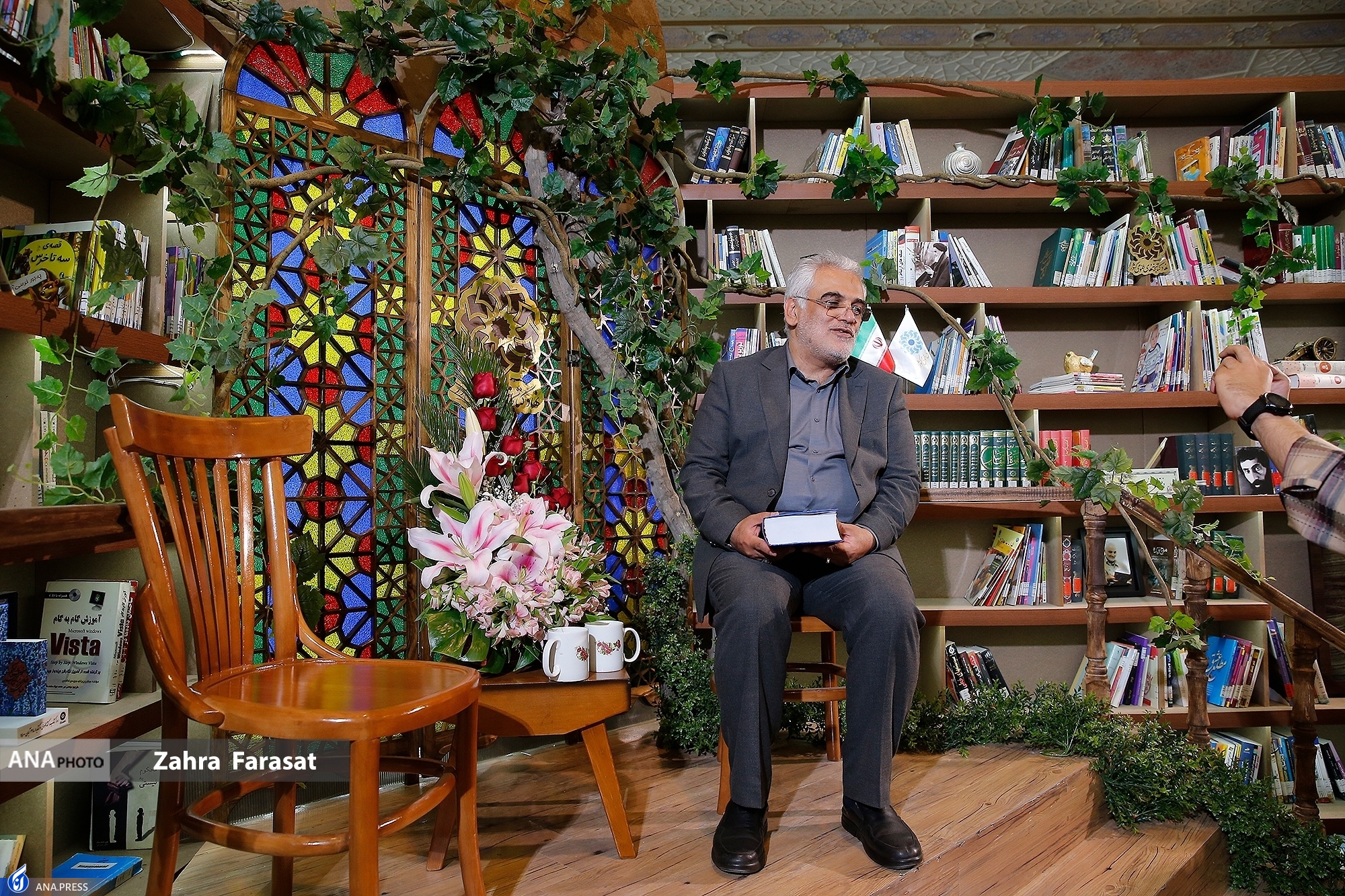 اشکالاتی به نمایشگاه کتاب وارد است؛ نمایشگاه باید محل عرضه آثار جدید باشد