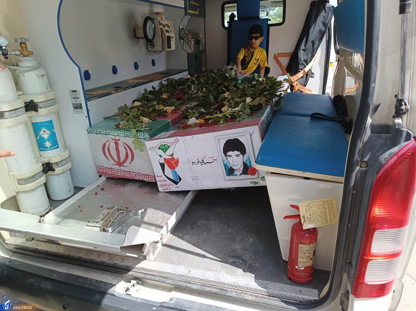 تشییع ۹ شهید روی دستان ملت ایران در روز شهادت شیخالائمه(ع) تشییع ۹ شهید روی دستان ملت ایران در روز شهادت شیخالائمه(ع)