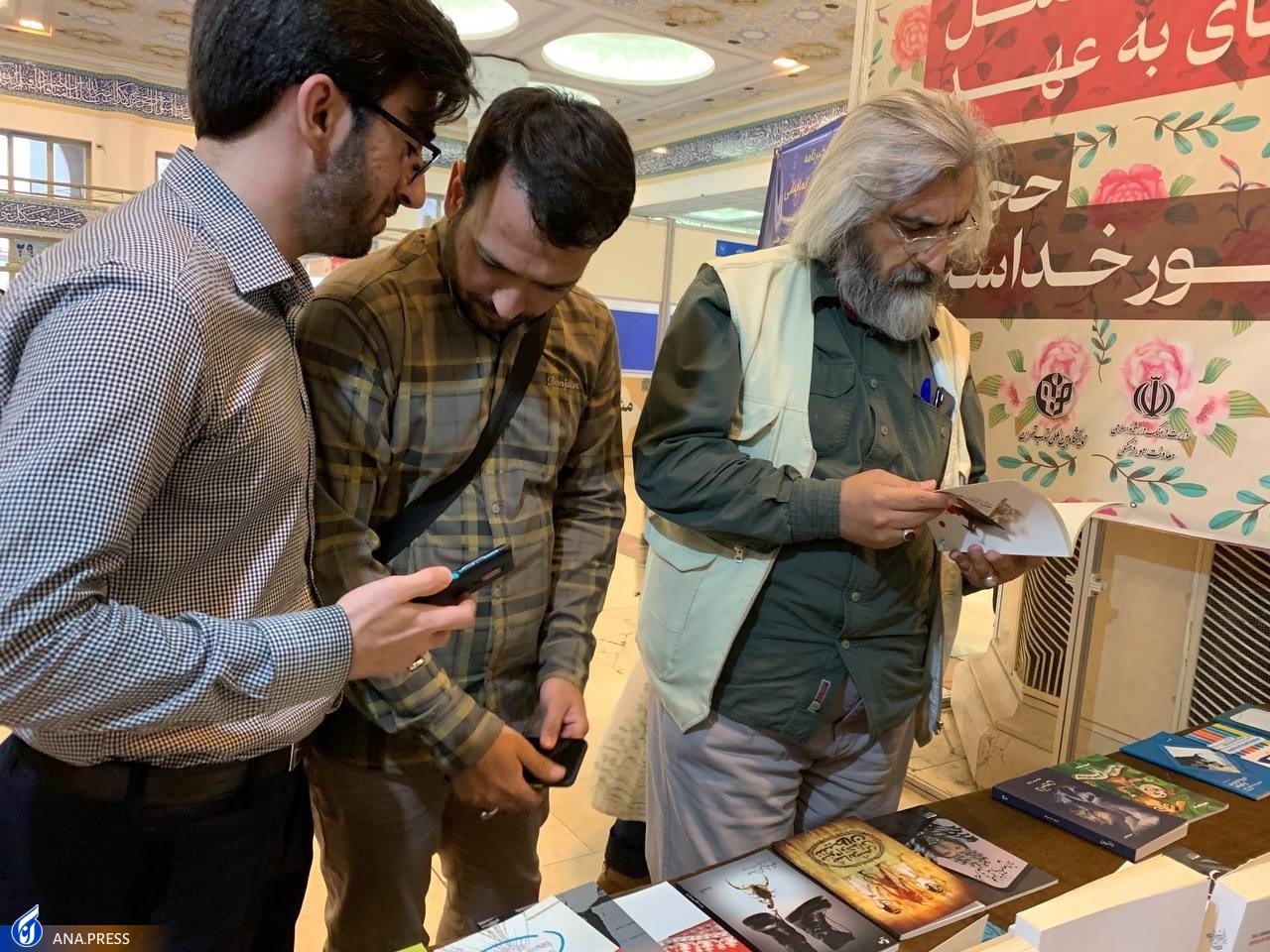 بازدید قائم مقام فرهنگی رئیس سازمان صدا و سیما از انتشارات نمایش بازدید قائم مقام فرهنگی رئیس سازمان صدا و سیما از انتشارات نمایش