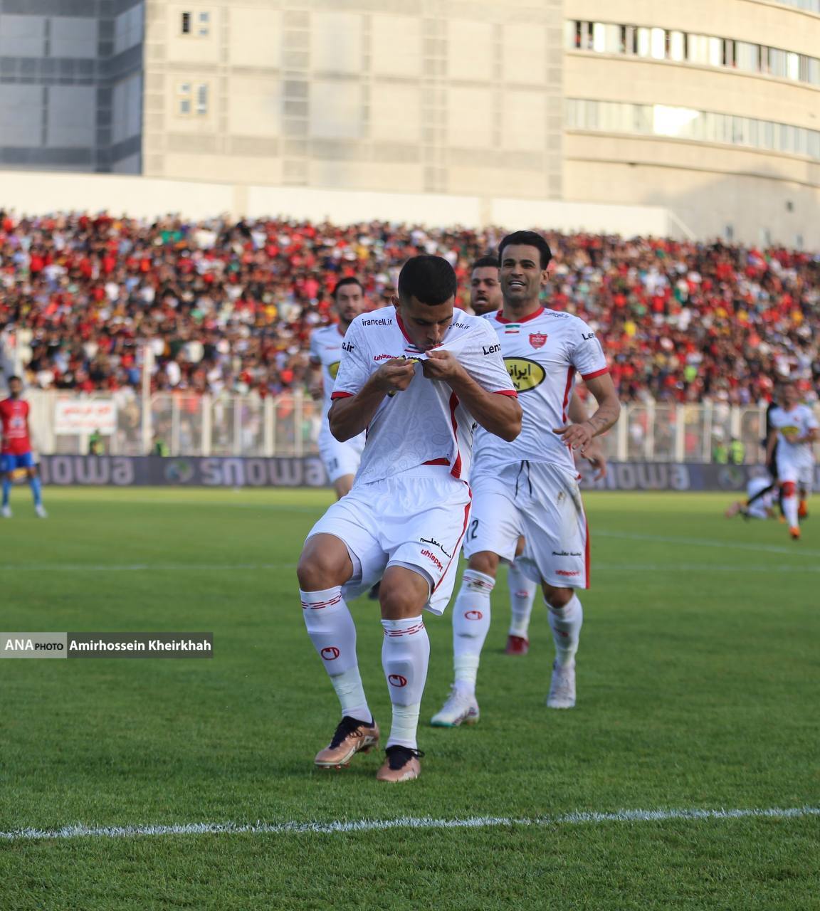 تصاویر گل اول پرسپولیس مقابل نساجی