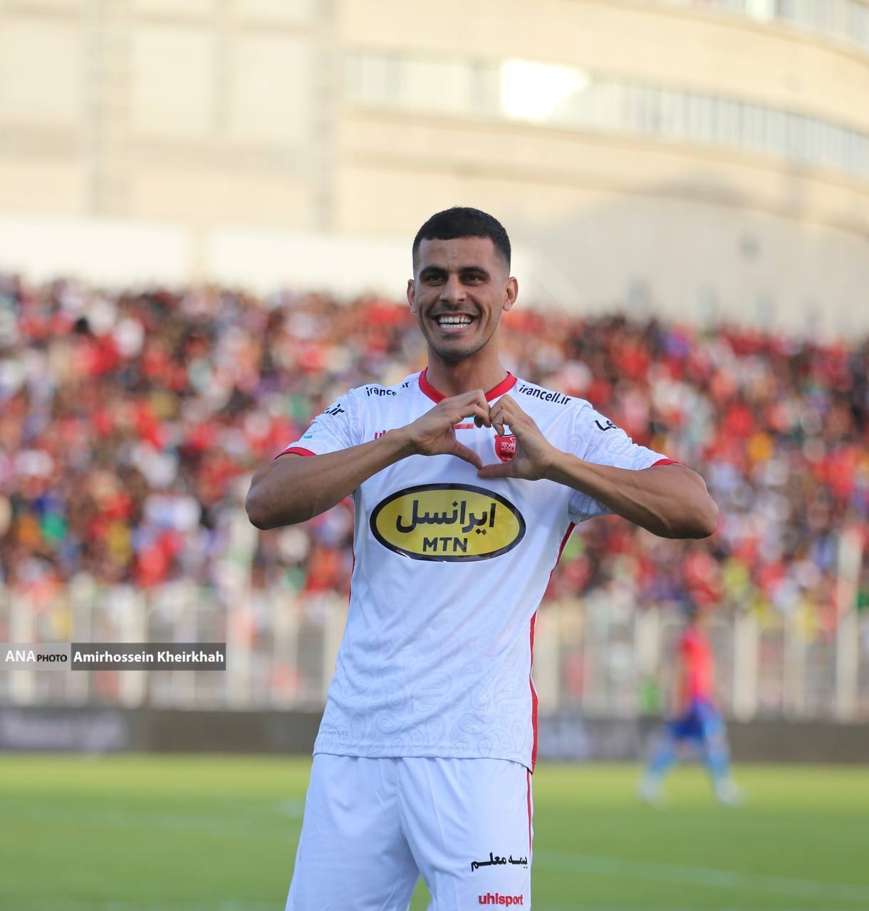 تصاویر گل اول پرسپولیس مقابل نساجی