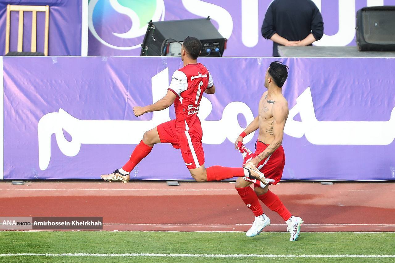 گلزنی آلکثیر با چاشنی کارت زرد+ عکس گلزنی آلکثیر با چاشنی کارت زرد+ عکس