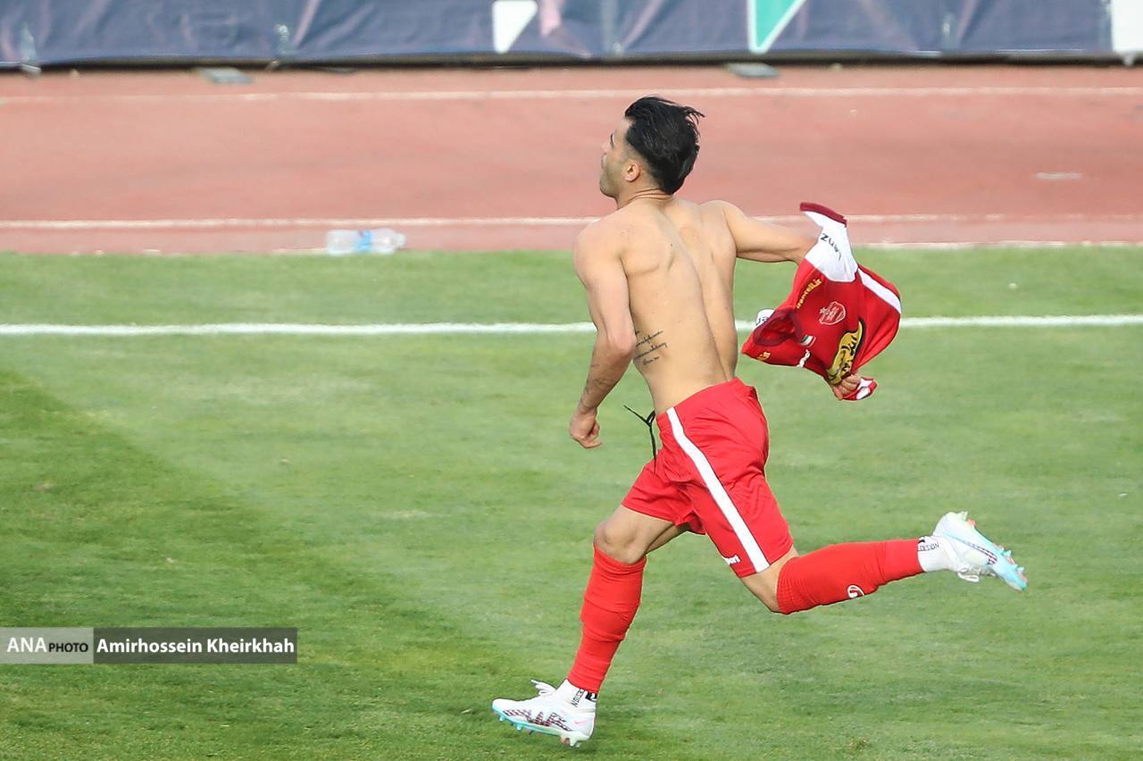 گلزنی آلکثیر با چاشنی کارت زرد+ عکس گلزنی آلکثیر با چاشنی کارت زرد+ عکس