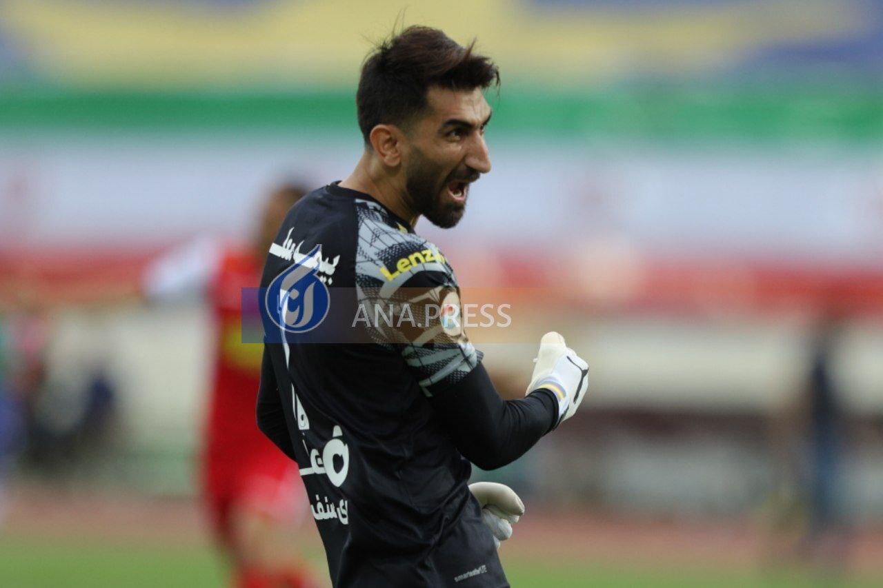 گلر پرسپولیس عصبانیت استقلالی ها را دو چندان کرد/ تمام حرکات جنجالی علیرضا بیرانوند+تصاویر گلر پرسپولیس عصبانیت استقلالی ها را دو چندان کرد/ تمام حرکات جنجالی علیرضا بیرانوند+تصاویر