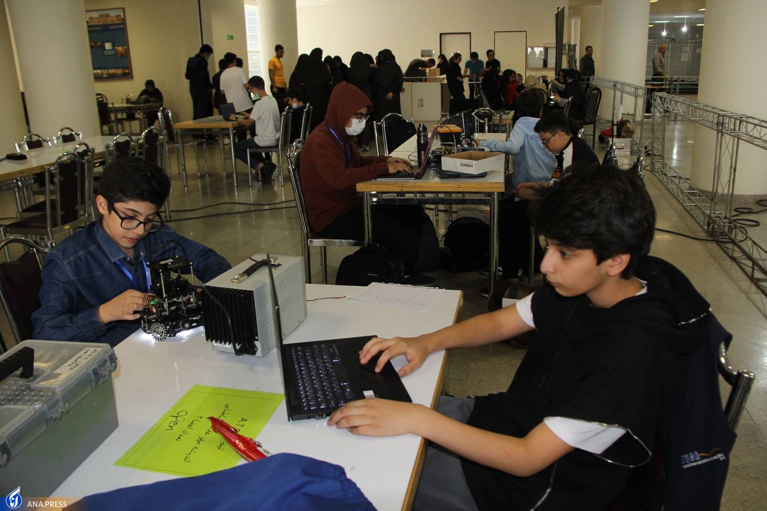 هفدهمین مسابقات ربوکاپ برگزار می شود هفدهمین مسابقات ربوکاپ برگزار می شود