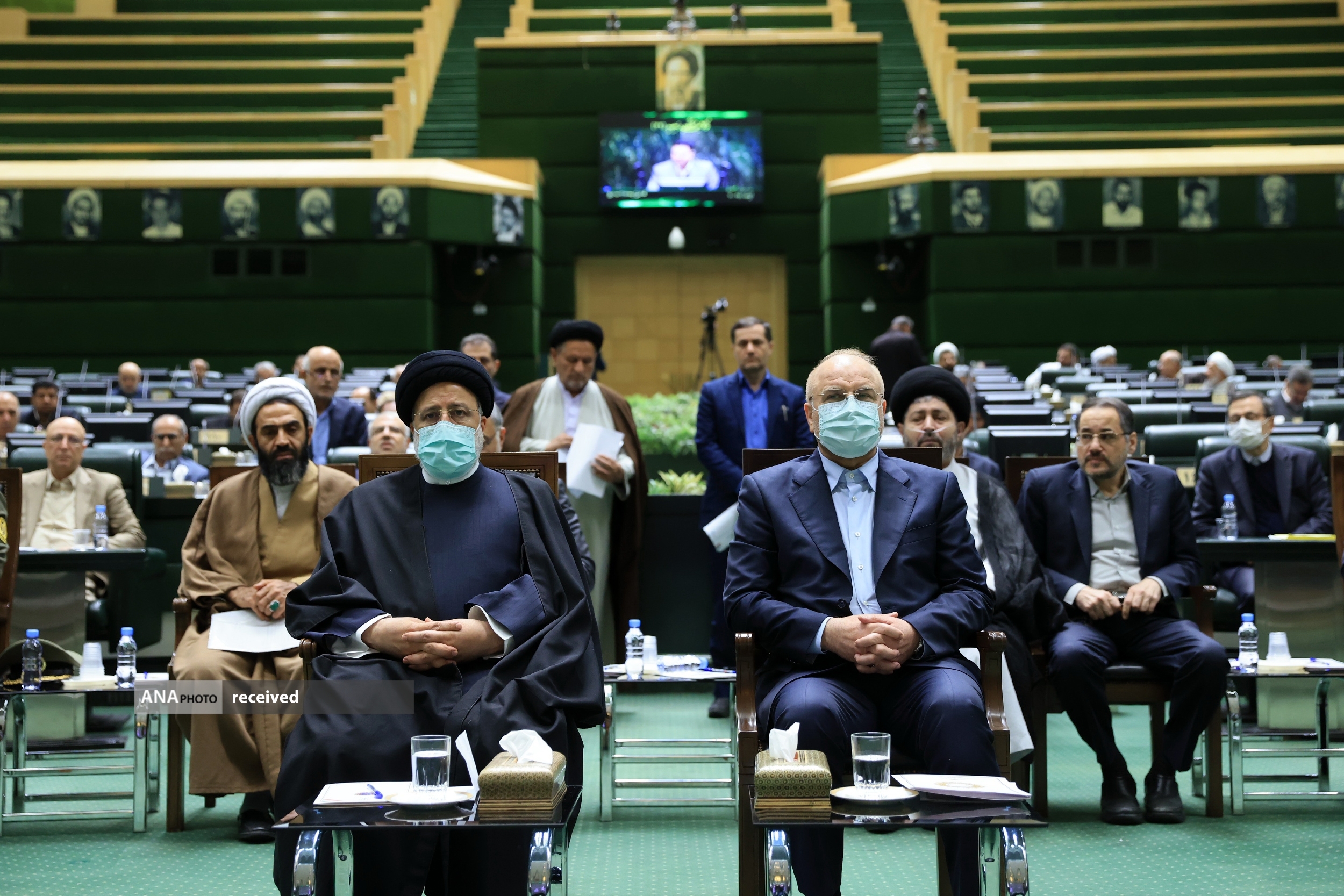 مجلس چوب لای چرخ دولت نمیگذارد اما نظارت و انتقاد میکند مجلس چوب لای چرخ دولت نمیگذارد اما نظارت و انتقاد میکند