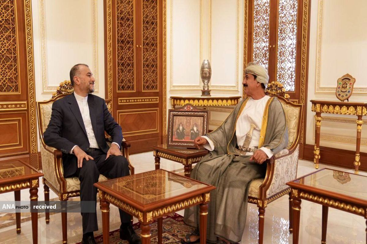 دیدار «امیرعبداللهیان» با وزیر مکتب سلطانی عمان